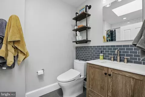 425 9th St NE, Washington, DC 20002 photo 39