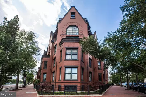 1020 Pennsylvania Ave SE #304, Washington, DC 20003