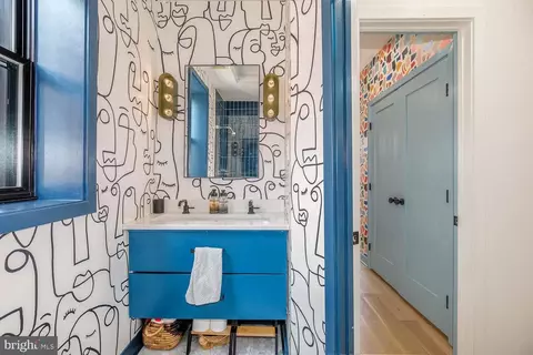 Bath - 1426 C St NE, Washington, DC 20002 photo 4 of 7