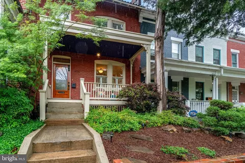 1426 C St SE, Washington, DC 20003