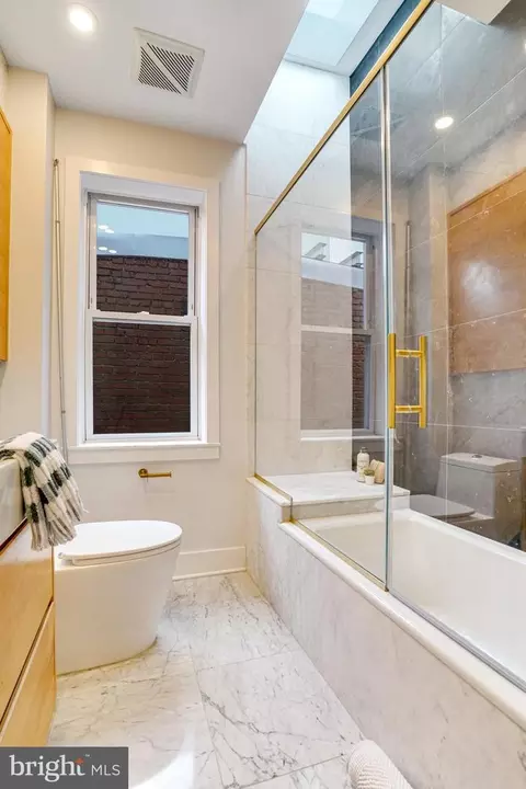 1426 C St SE, Washington, DC 20003 photo 42