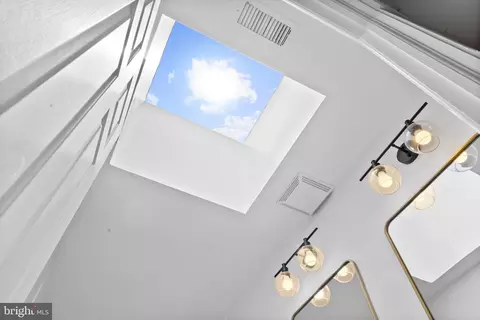 2210 38th St NW, Washington, DC 20007 photo 23