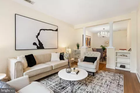 2210 38th St NW, Washington, DC 20007 photo 8