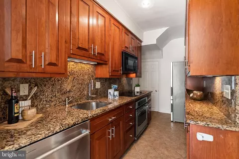 2210 38th St NW, Washington, DC 20007 photo 10