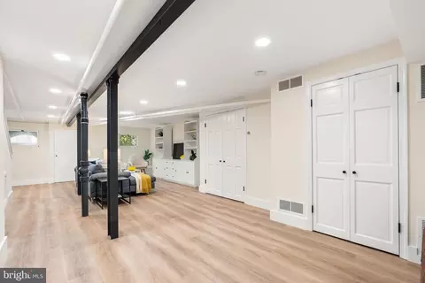 2210 38th St NW, Washington, DC 20007 photo 28