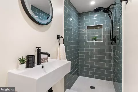 2210 38th St NW, Washington, DC 20007 photo 29
