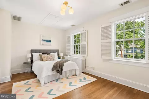 2210 38th St NW, Washington, DC 20007 photo 19