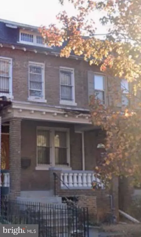 246 10th St SE, Washington, DC 20003