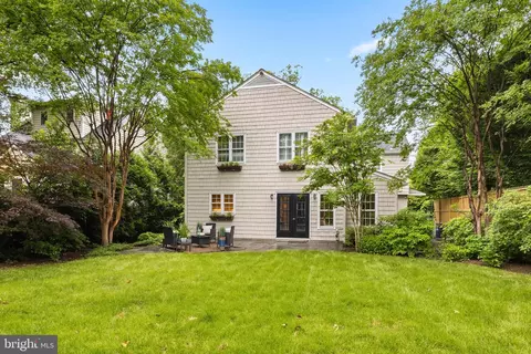 Exterior - 4822 Upton St NW, Washington, DC 20016 photo 6 of 6