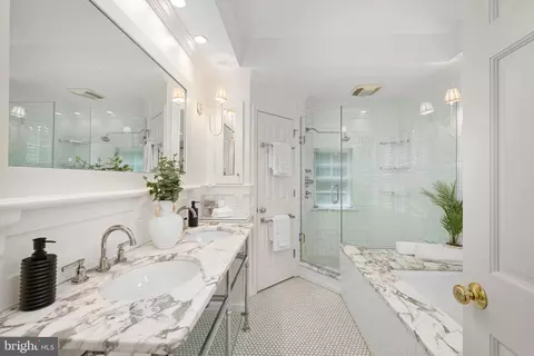Bath - 4822 Upton St NW, Washington, DC 20016 photo 4 of 7