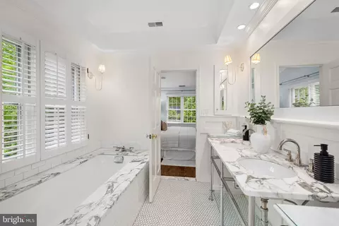 Bath - 4822 Upton St NW, Washington, DC 20016 photo 6 of 7