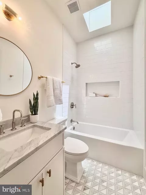 Bath - 1206 C St NE, Washington, DC 20002 photo 3 of 4