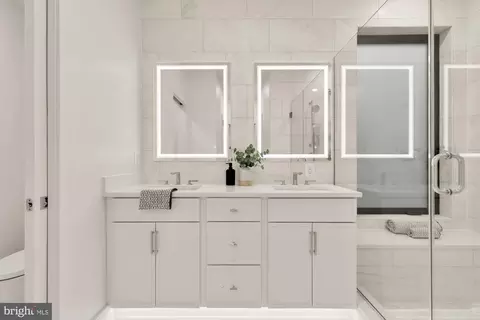 Bath - 505 L St NE #A, Washington, DC 20002 photo 2 of 8