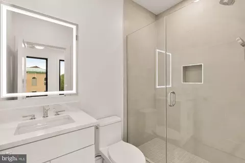 Bath - 505 L St NE #A, Washington, DC 20002 photo 5 of 8