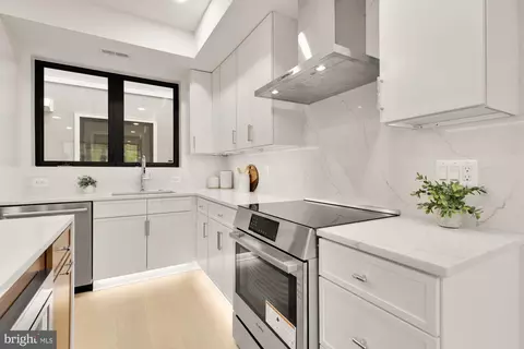 Kitchen - 505 L St NE #A, Washington, DC 20002 photo 4 of 10