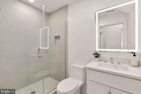 Bath - 505 L St NE #A, Washington, DC 20002 photo 7 of 8