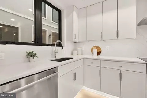 503 L St NE #B, Washington, DC 20002 photo 11