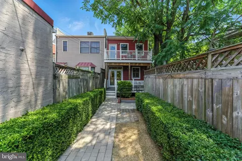 Exterior - 304 12th St NE, Washington, DC 20002 photo 5 of 17