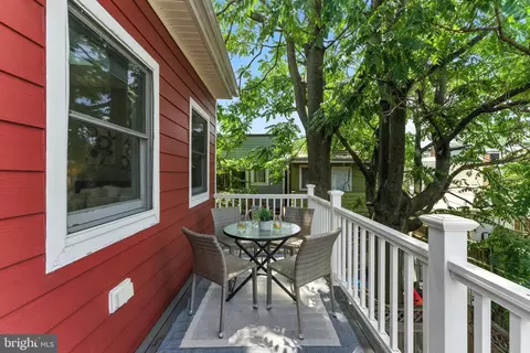 Exterior - 304 12th St NE, Washington, DC 20002 photo 8 of 17