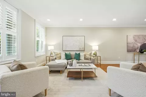 Living - 304 12th St NE, Washington, DC 20002 photo 3 of 6