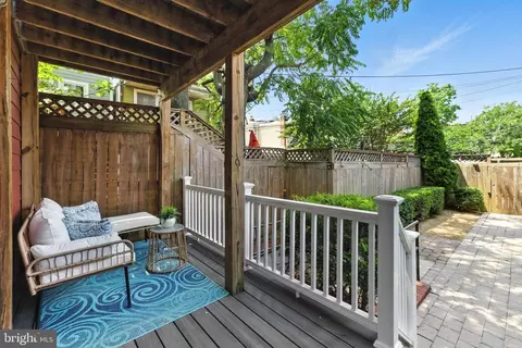 Exterior - 304 12th St NE, Washington, DC 20002 photo 4 of 17
