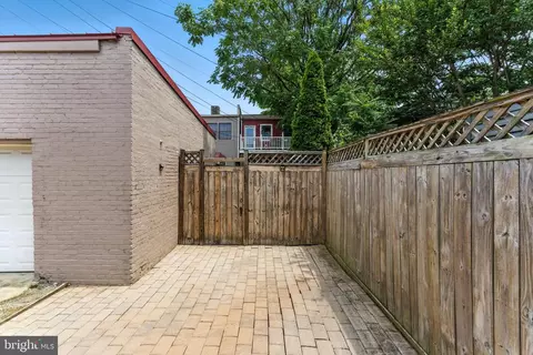 Exterior - 304 12th St NE, Washington, DC 20002 photo 15 of 17