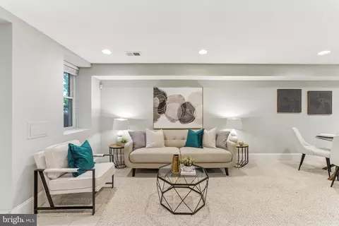 Living - 304 12th St NE, Washington, DC 20002 photo 5 of 6
