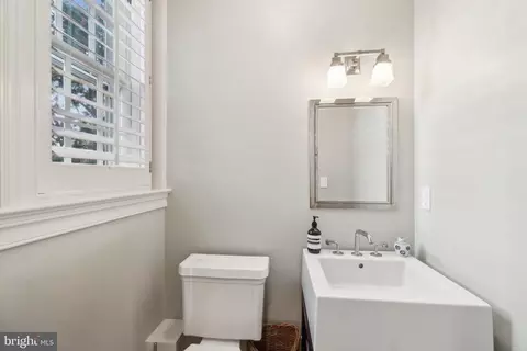 1250 31st St NW, Washington, DC 20007 photo 24