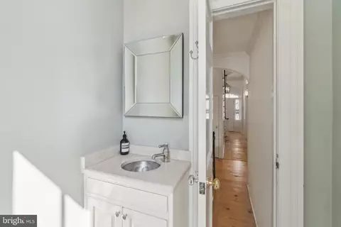 1250 31st St NW, Washington, DC 20007 photo 8