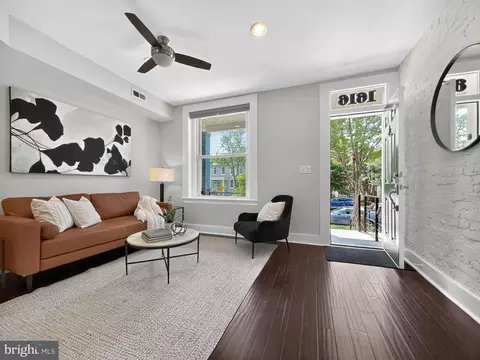 1616 G St SE, Washington, DC 20003 photo 4