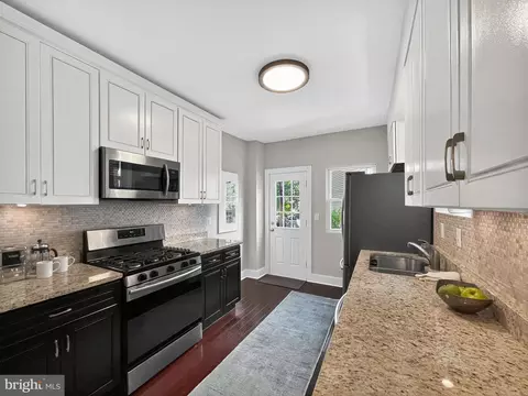 1616 G St SE, Washington, DC 20003 photo 10