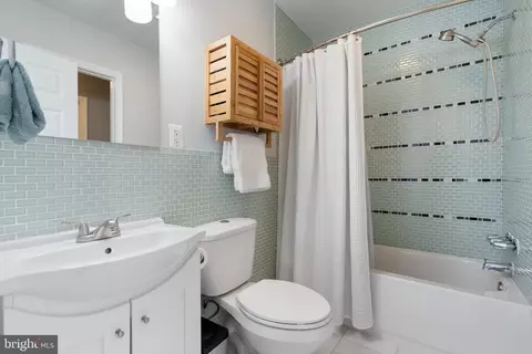1616 G St SE, Washington, DC 20003 photo 22
