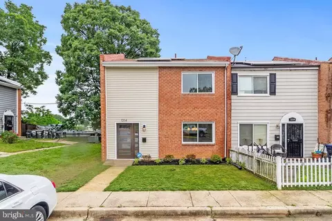 1214 Barnaby Ter SE, Washington, DC 20032