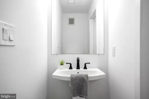 1732 Montello Ave NE #6, Washington, DC 20002 photo 9