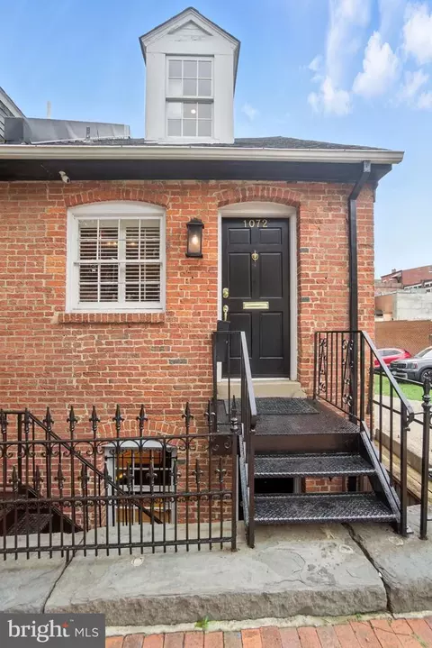 Exterior - 1072 30th St NW, Washington, DC 20007 photo 4 of 5
