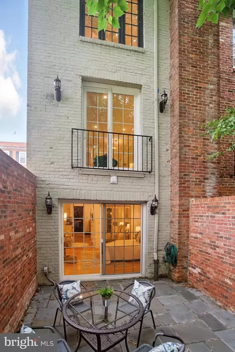 Exterior - 1072 30th St NW, Washington, DC 20007 photo 2 of 5