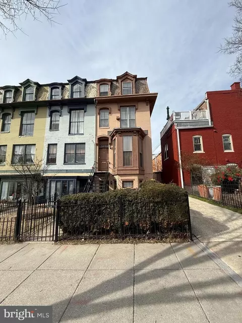 2008 17th St NW, Washington, DC 20009