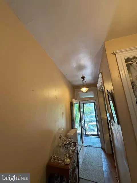 Entry Way - 1121 8th St NE, Washington, DC 20002 photo 3 of 11
