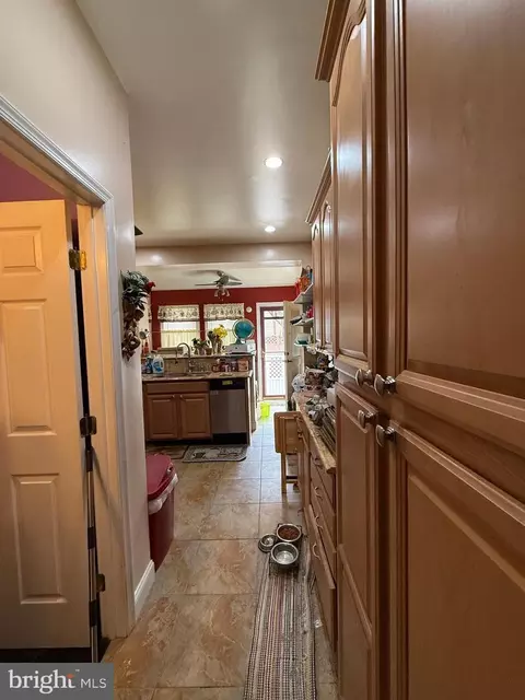 Entry Way - 1121 8th St NE, Washington, DC 20002 photo 4 of 11