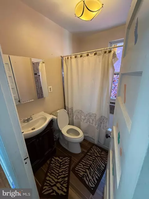 Bath - 1121 8th St NE, Washington, DC 20002 photo 3 of 3