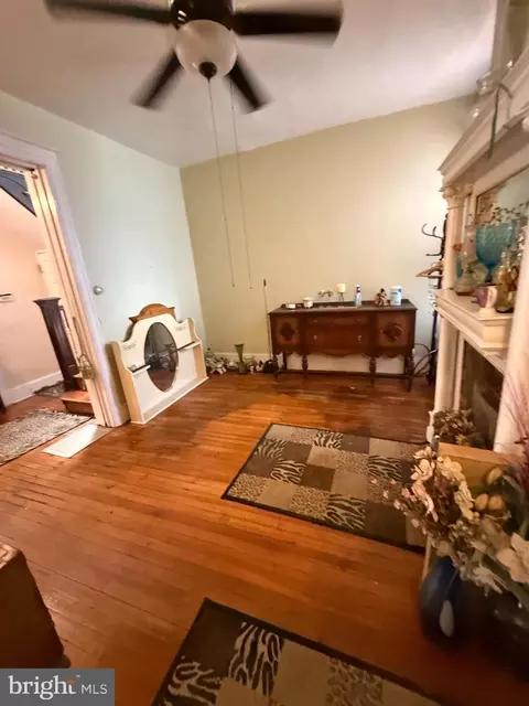 Entry Way - 1121 8th St NE, Washington, DC 20002 photo 7 of 11