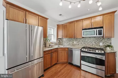 2300 17th St NW, Washington, DC 20009 photo 7