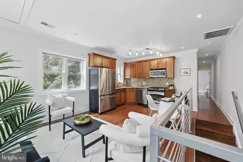 2300 17th St NW, Washington, DC 20009 photo 5