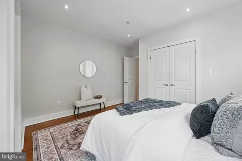 2300 17th St NW, Washington, DC 20009 photo 16