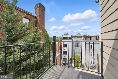 2300 17th St NW, Washington, DC 20009 photo 18