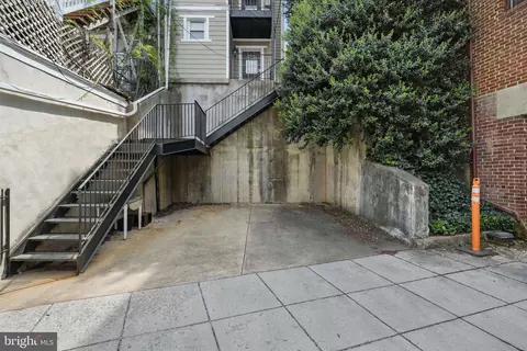 2300 17th St NW, Washington, DC 20009 photo 19
