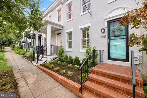 1913 35th Pl NW, Washington, DC 20007