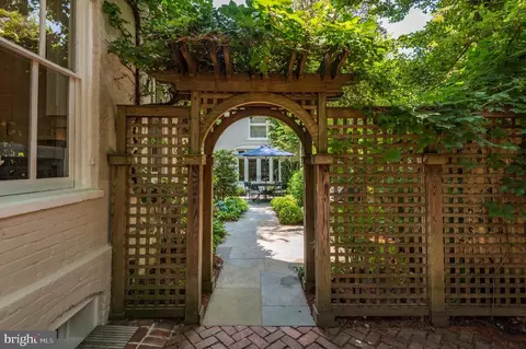 1236 Potomac St NW, Washington, DC 20007 photo 3