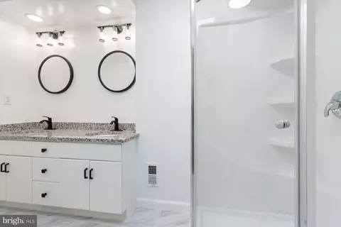 Bath - 337 11th St SE, Washington, DC 20003 photo 2 of 5