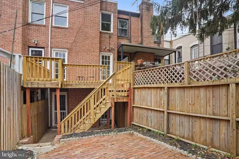 Exterior - 337 11th St SE, Washington, DC 20003 photo 4 of 5